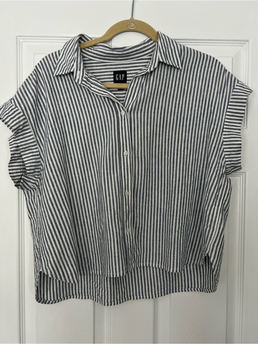 GAP Women’s Blue and White 100% Linen Striped Short Sleeve Boxy Button-Up Shirt